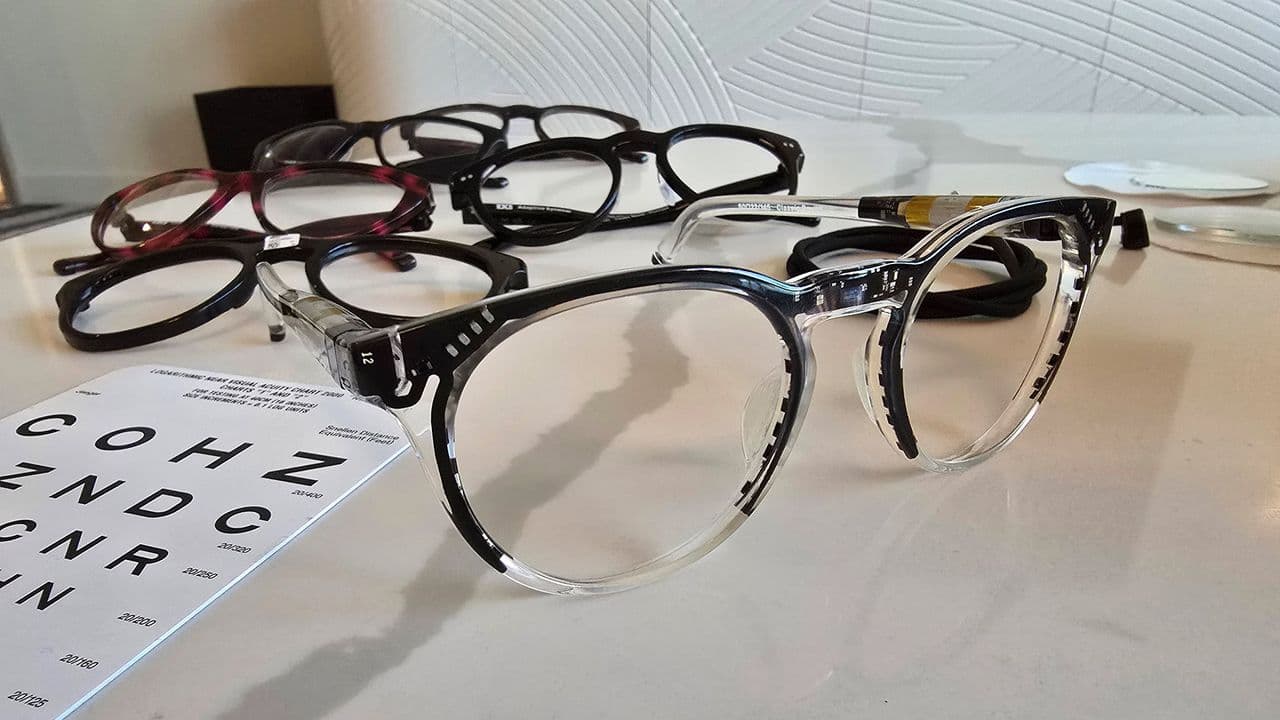 Revolutionizing Eyewear: IXI's Autofocusing Glasses Unveiled at CES 2026